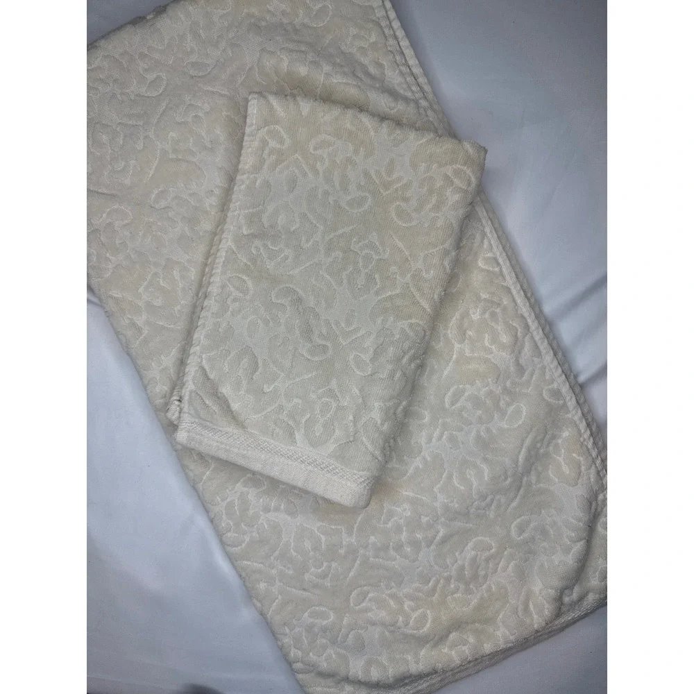 Mallorca Cream Cotton Embossed Damask Bath and Hand Towel Set vintage